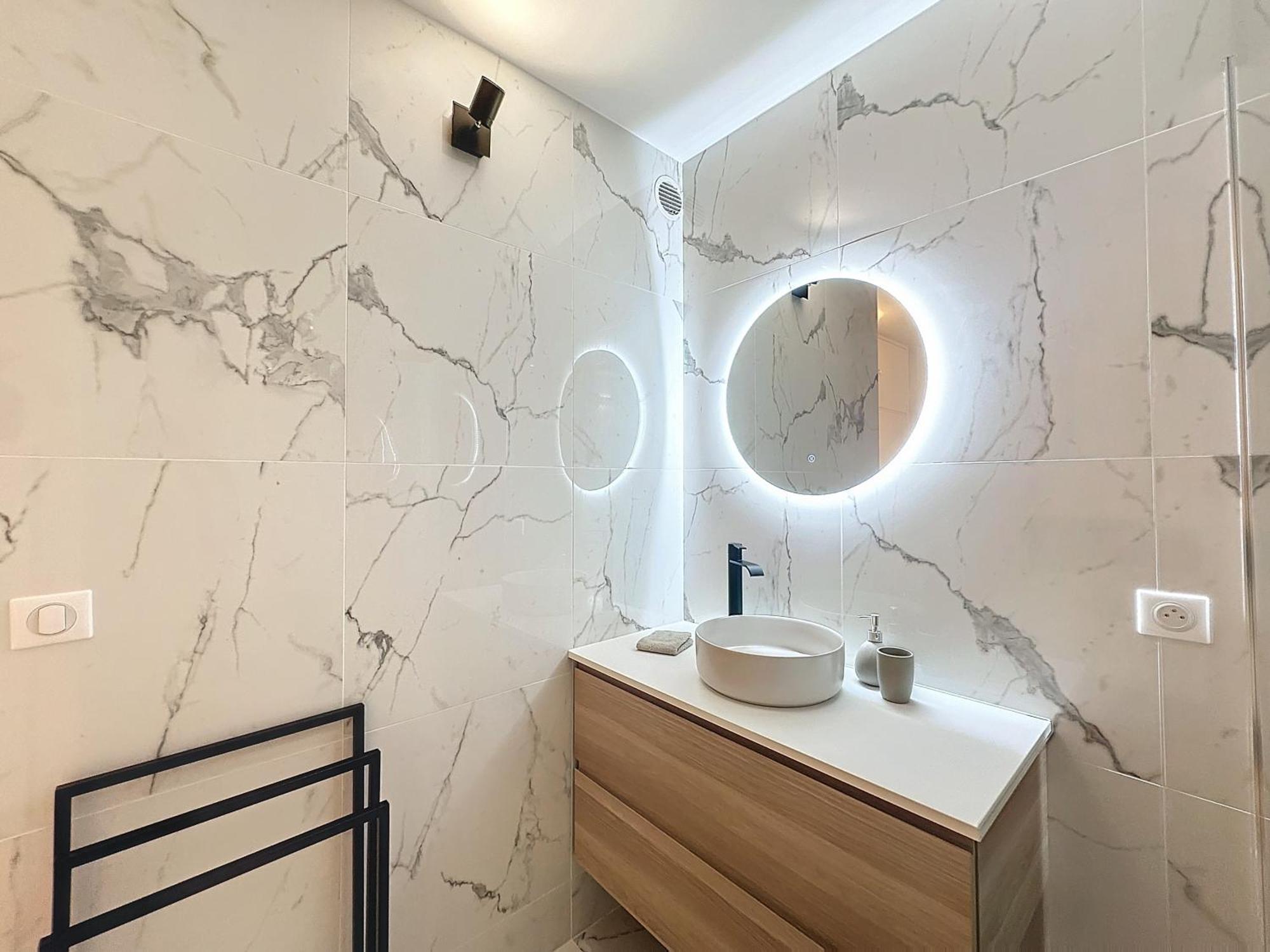 2 Pieces - Parking - Jacuzzi - Food & Drink - Love Mentone Esterno foto